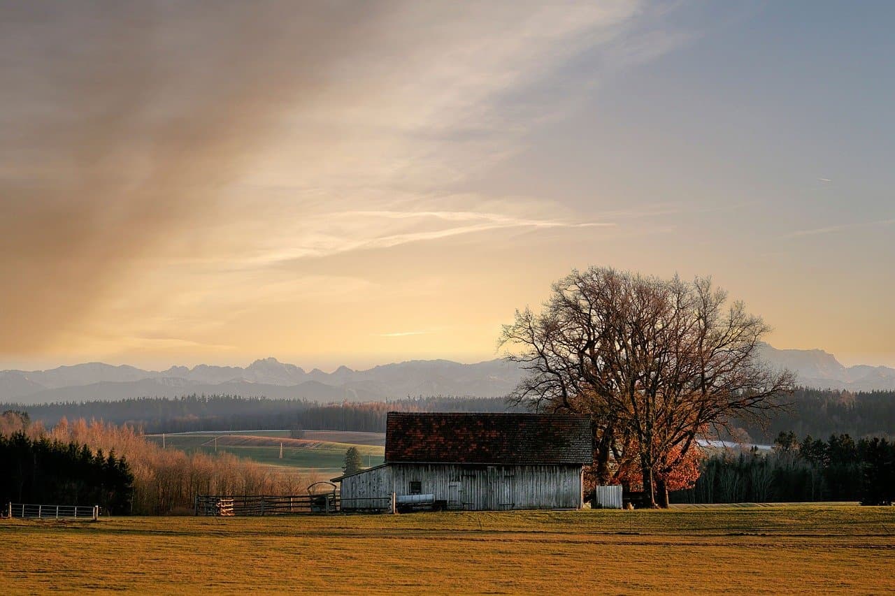 landscape, mountain panorama, winter, dusk, cold, hut, barns, fields, forest, snow, heaven, clouds, bavaria, road, nature, trees [pid:10071292][light]
