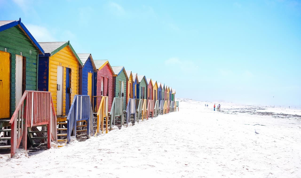 beach, beach huts, colorful, facade, houses, huts, outdoors, sand, nature, sea, seashore, seaside, staircase, vacation, white sand, sandy beach, shore, sandy [pid:1867137]