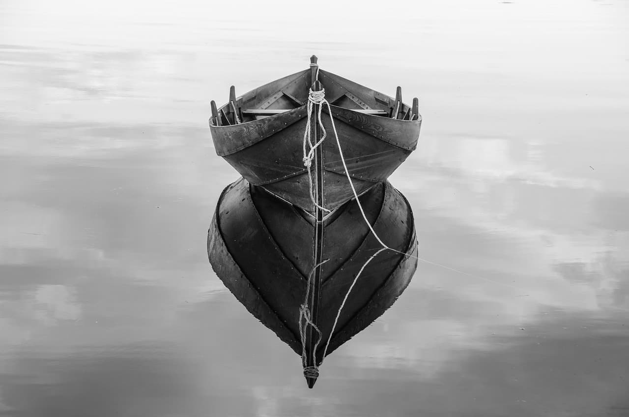 boat, water, rope, lake, wooden boat, shore, anchor, reflection, nature, calm, peaceful, monochrome [pid:8219886]