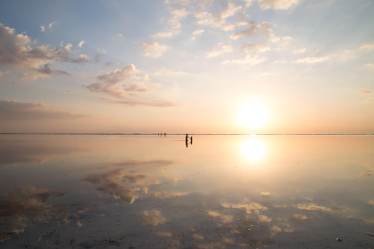 beach, horizon, reflection, water reflection, mirroring, mirror image, sunset, dusk, twilight, clouds, sky, sundown, setting sun, sea, ocean, seascape, dawn, nature, seashore, silhouette, sun, sunrise, water, sun, sun, sun, sunrise, sunrise, sunrise, sunrise, sunrise [pid:1846235][light]