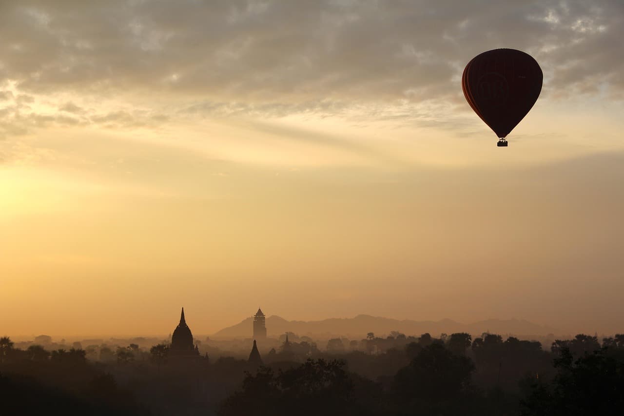 bagan, windows wallpaper, temple, free wallpaper, 4k wallpaper 1920x1080, hot air balloon, sunset, beautiful wallpaper, sky background, sunrise, wallpaper hd, nature, fog, mist, silhouette, full hd wallpaper, sky, 4k wallpaper, mac wallpaper, laptop wallpaper, flying, float, desktop backgrounds, wallpaper 4k, free background, ballooning, hd wallpaper, hot air balloon ride, cool backgrounds, ancient city, unesco world heritage site, myanmar, dusk, dawn, background [pid:1029303][light]