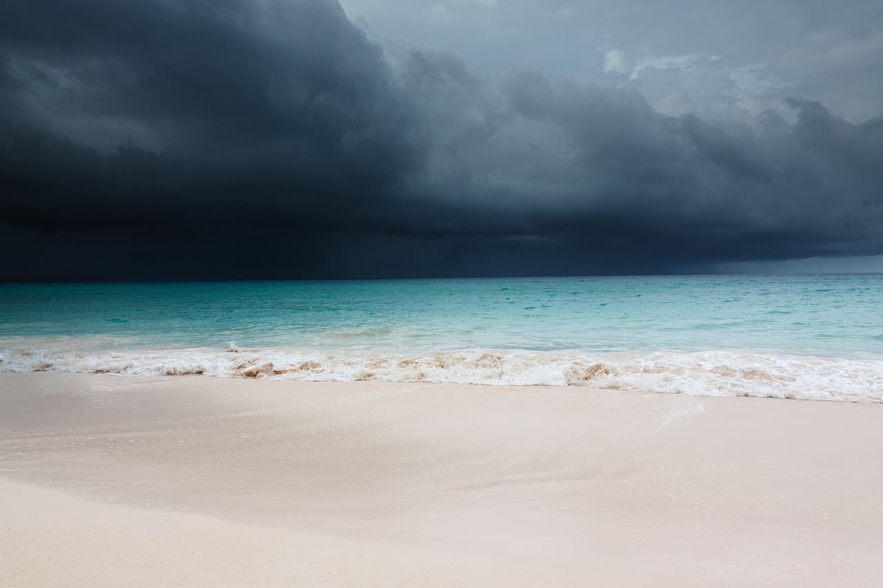 beach, blue, caribbean, clouds, blue sky, cloudscape, dark, hurricane, ocean, sand, sea, shore, nature, sky, tropical storm, water, waves, weather [pid:84531][light]