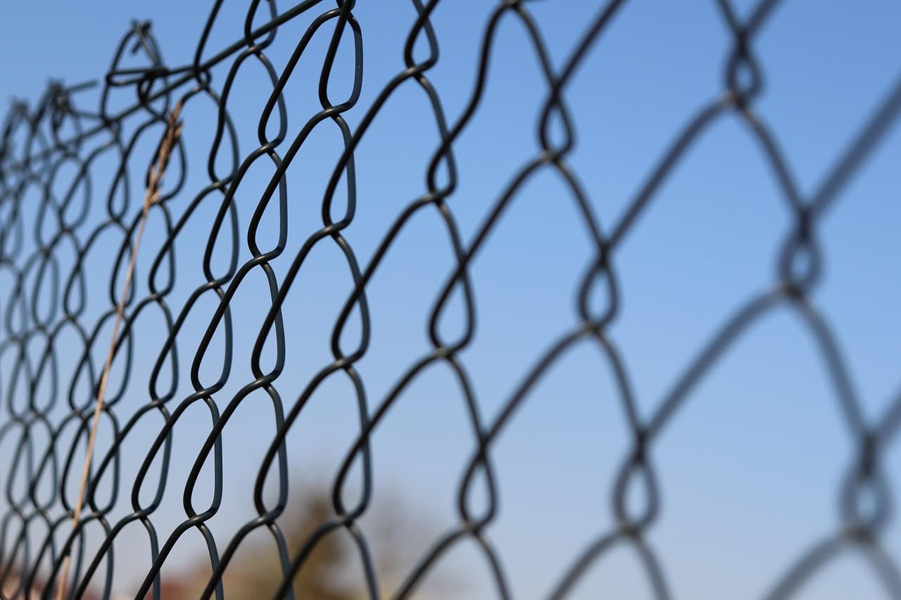 fence, wire fence, metal, barrier, protection, grid, mesh, pattern, abstract, geometric, blue sky, security, enclosure, structure, wire, close-up, nature, outdoor, sky, minimalism, loops, symmetry, urban, texture, design, boundary [pid:5017766][light]