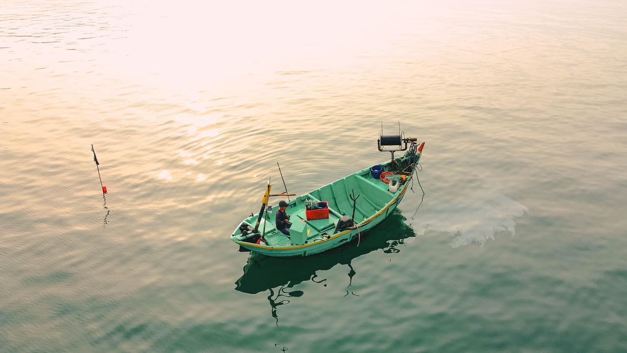 fishing boat at sea, fishing, fisherman fishing, morning, dawn, nature, at sea, floating, fishing, fishing, fishing, morning, morning, morning, morning, morning [pid:8095632][light]
