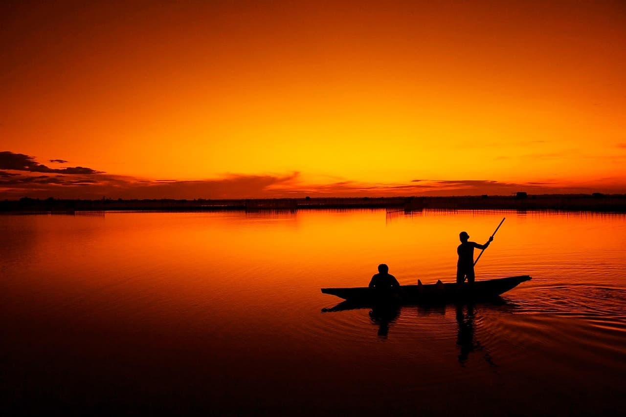 boat, dusk, silhouette, dawn, sunrise, sunset, lake, water, fishing, nature, fishermen, orange sky, scenery, countryside, tam giang lagoon, binh minh, vietnam [pid:164977][dark]