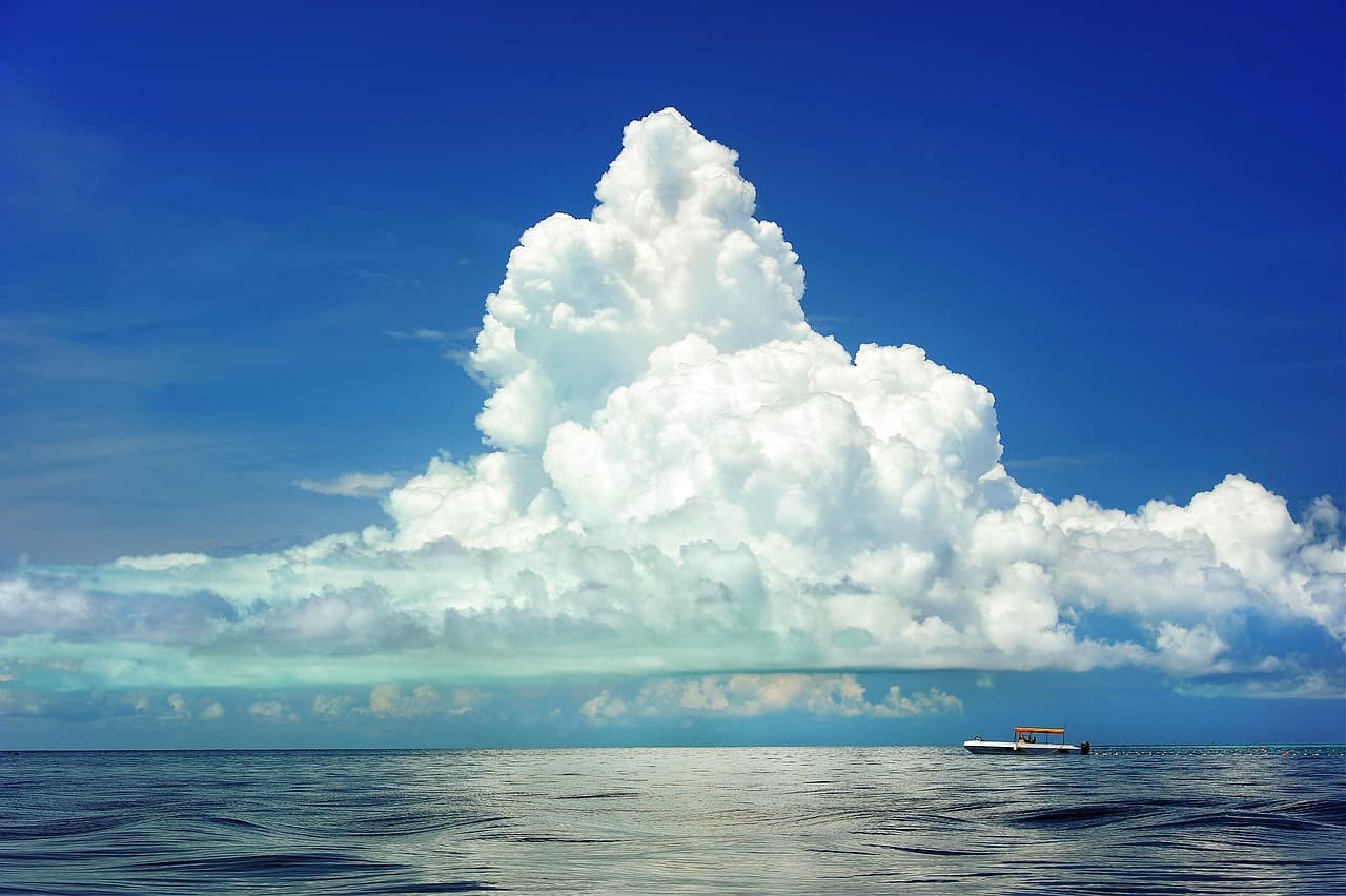 sea, horizon, cloudy, boat, sailing, seascape, ocean, sky, blue sky, nature, cumulonimbus, skyline, scenery, scenic, idyllic, picturesque [pid:84629][light]