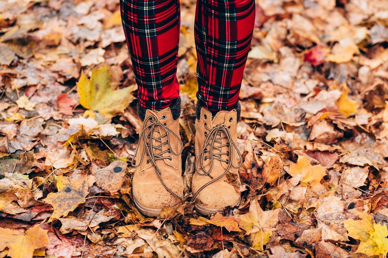 autumn, boots, dry leaves, fall, feet, footwear, leaves, nature, outdoors, brown leaves, fallen leaves, brown shoes, brown boots, shoes [pid:1869461][dark]