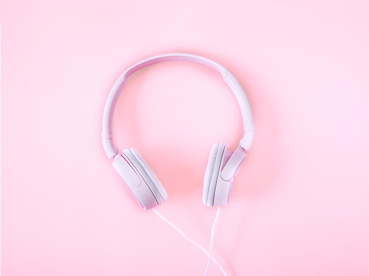 headsets, music, pink background, player, beautiful, to listen, emotions, wallpaper for girls, music, music, music, music, music [pid:1971383][light]